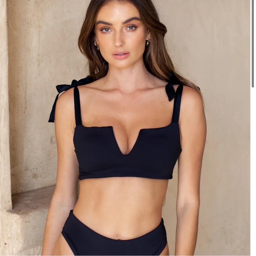 Divino Seas | Ana Nera Black Small
